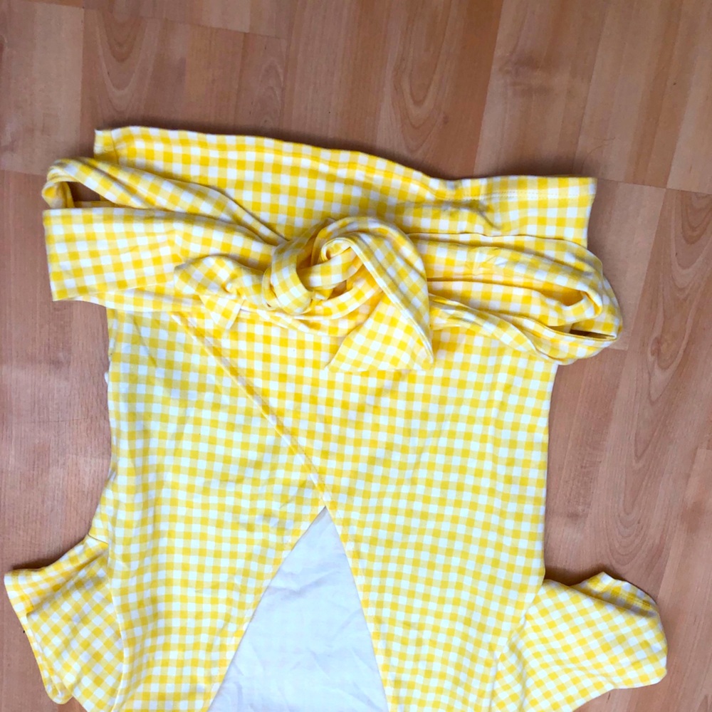 Cute yellow and white checkered top